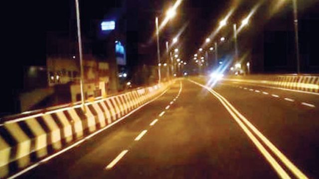 ফ্লাইওভারে ২ জনকে অপহরণচেষ্টা: র‌্যাব সদস্যসহ গ্রেফতার ৩