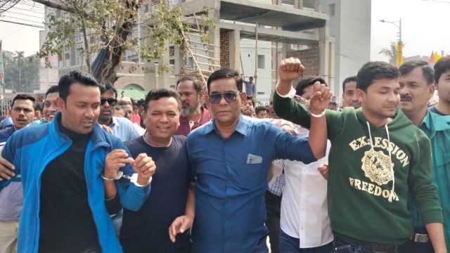 কথিত নাশকতার গায়েবী মামলায় খুলনা বিএনপির ৬৬ নেতাকর্মী কারাগারে