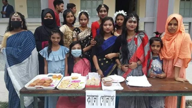 পিপলস জুট মিলস মাধ্যমিক বিদ্যালয়ে পিঠা উৎসব