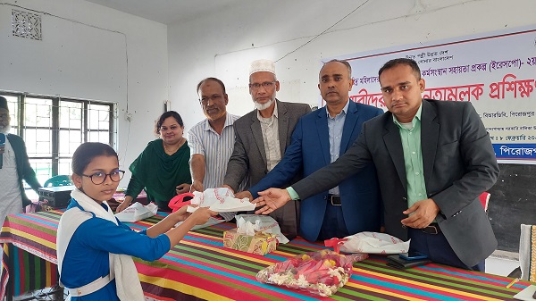 কাউখালীতে সরকারি বালিকা বিদ্যালয়ের কিশোরীদের সচেতনতামূলক প্রশিক্ষণ অনুষ্ঠিত