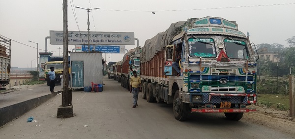 বেনাপোল বন্দর দিয়ে টিসিবির ৩৮শ’ মেট্রিক টন মুসুর ডাল আমদানি