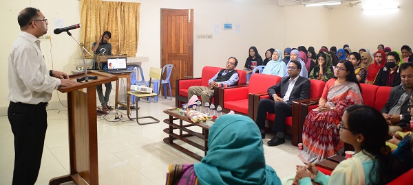 কুয়েটে মানষিক স্বাস্থ্য সচেতনতামূলক সেমিনার অনুষ্ঠিত