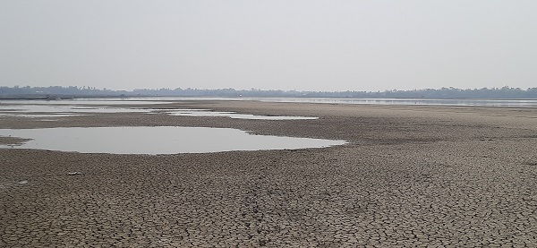 মোংলায় অন্যের জমিতে জোর করে চিংড়ি ঘের করার অভিযোগ