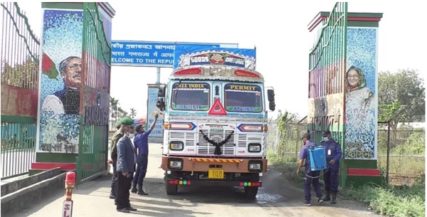 রমজানকে সামনে রেখে বেনাপোল বন্দরে বেড়েছে খাদ্যদ্রব‍্য আমদানি
