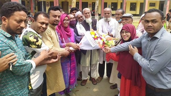 চিতলমারীতে বিভিন্ন নেতৃবৃন্দকে মুক্তিযোদ্ধা সন্তান কমান্ডের ফুলেল শুভেচ্ছা