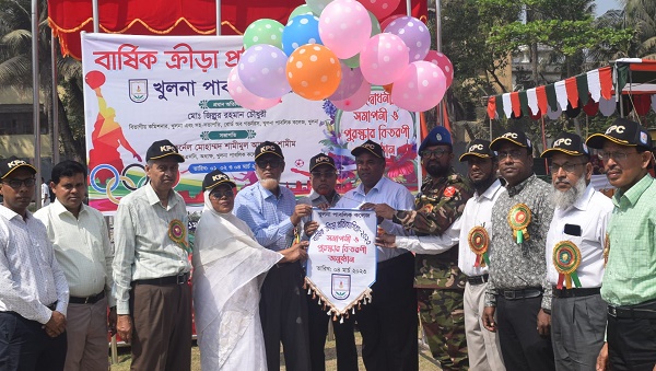 খুলনা পাবলিক কলেজের বার্ষিক ক্রীড়া প্রতিযোগিতার সমাপনী ও পুরস্কার বিতরণ