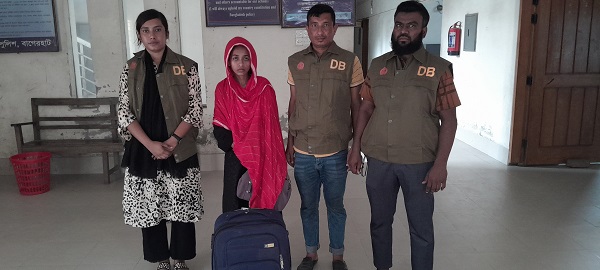 ৮ কেজি গাঁজাসহ রামপালের নারী মাদক কারবারি ডিবি পুলিশের হাতে আটক