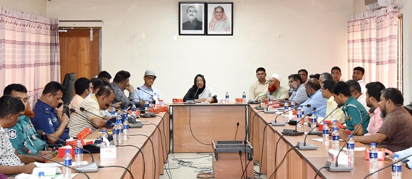 প্রশাসন ও আইন-শৃঙ্খলা বাহিনীর সাথে উপ-উপাচার্যের মতবিনিময়