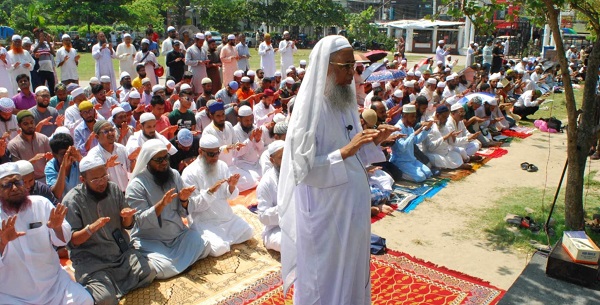 খুলনায় বৃষ্টির জন্য ইস্তেসকার নামাজ অনুষ্ঠিত