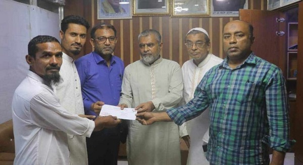 দুর্বৃত্তদের হামলায় আহত আ’লীগের নির্বাচনি ক্যাম্পের পাহারাদার পেলে প্রধানমন্ত্রীর চেক