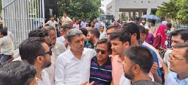 খুলনার তিন মামলায় জামিন পেয়েছেন কেন্দ্রীয় বিএনপি নেতা বকুল