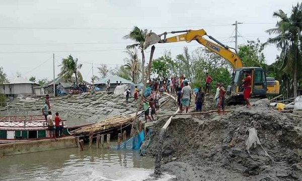 রিমাল ঝড়ে ক্ষতিগ্রস্ত কয়রা পাইকগাছা দাকোপের অনেক গ্রাম