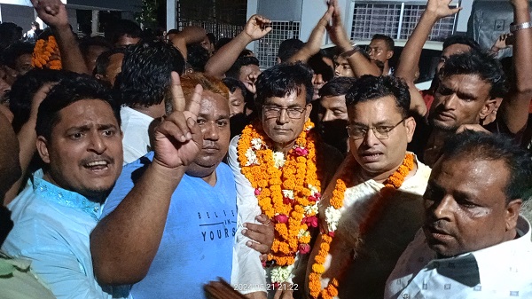 তালায় কাপপিরিচ প্রতীক নিয়ে টানা চতুর্থ বার জিতলেন ঘোষ সনৎ কুমার