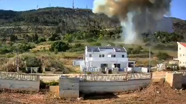 লেবানন থেকে ছোড়া রকেটে ইসরায়েলি বসতিতে আগুন (ভিডিও)