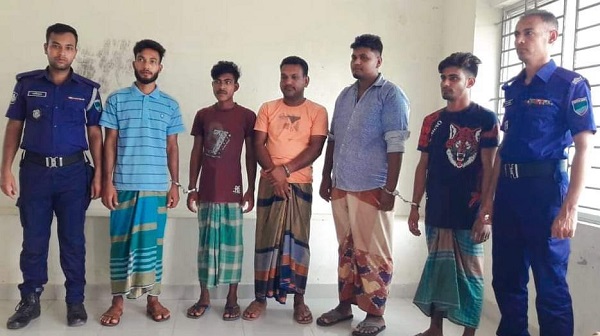 মোংলায় শহর থেকে তুলে নিয়ে তরুণীকে গণধর্ষণ, আটক ৫