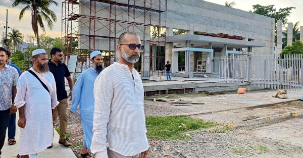 হজ্ব থেকে ফিরেই কর্মব্যস্ততায় খুবি উপাচার্য, নির্মাণাধীন কাজ পরিদর্শন