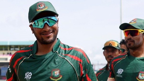 বিশ্বকাপে একমাত্র ক্রিকেটার হিসেবে সাকিবের অনন্য রেকর্ড