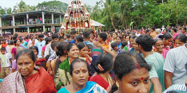 ফকিরহাটের বেতাগা কালিবাড়ি গোবিন্দ মন্দির অঙ্গনে উল্টো রথযাত্রার সমাপনি