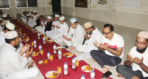 এম.এ বারী ও শেখ মো: আব্দুস সোবহানের মৃত্যুবার্ষিকী উপলক্ষে নগরীতে দোয়া ও ইফতার মাহফিল