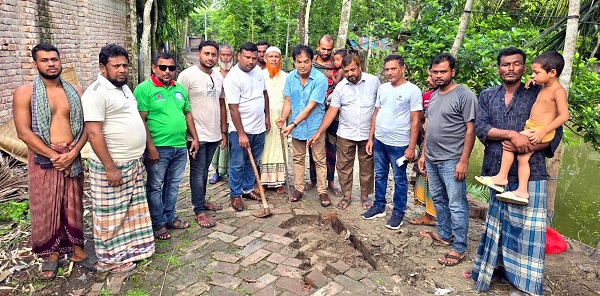 পাইকগাছা ড্রেন সহ আরসিসি সড়ক নির্মাণ কাজের উদ্বোধন