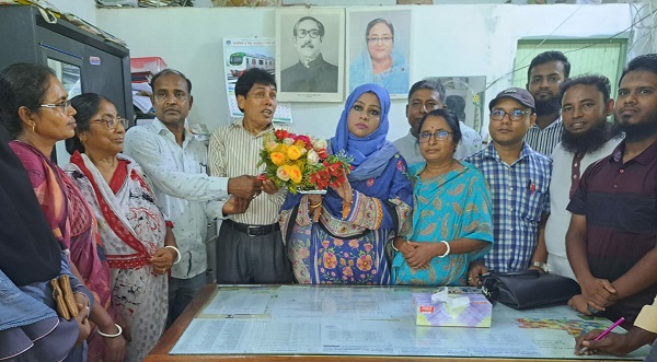 চিতলমারীতে উপজেলা প্যানেল চেয়ারম্যান সুলতানা মল্লিককে সংবর্ধনা প্রদান