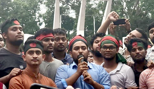 সরকার পতনের এক দফার ঘোষণা আন্দোলনকারীদের