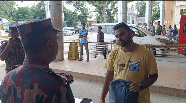 ভারতে যাওয়া হলো না ছাত্রলীগ নেতার, বেনাপোলে বিজিবি’র হাতে আটক