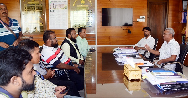 কুয়েটের দায়িত্বরত ভাইস-চ্যান্সেলর এর সাথে খানজাহান আলী থানা প্রেসক্লাবের নেতৃবৃন্দের সৌজন্য সাক্ষাত