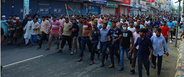 বিভিন্ন ধর্মাবলম্বীদের উপাসনালয়, বাড়িঘর ও সম্পত্তির নিরাপত্তার বিষয়ে সবাইকে সতর্ক থাকতে হবে : মাওলানা আবুল কালাম আজাদ