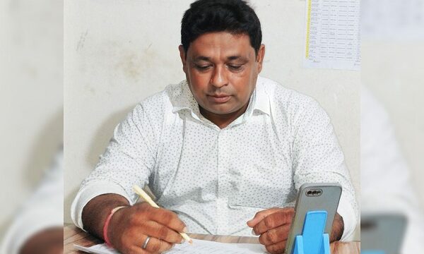 চিতলমারীতে যুবলীগ নেতা মিলন বাড়ৈ গরীবপুর মাধ্যমিক বিদ্যালয়ের সভাপতি নির্বাচিত