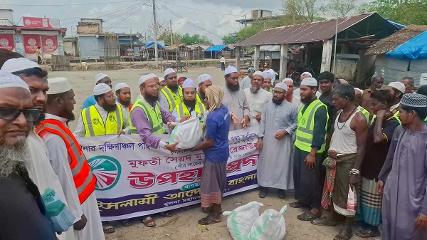 বন্যাদুর্গত এলাকা পরিদর্শন ও হাদিয়া বিতরণ করেছে ইসলামী আন্দোলন