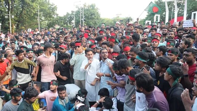 রাষ্ট্রপতিকে অপসারণে আল্টিমেটাম