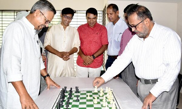 খুবিতে আন্তঃডিসিপ্লিন দাবা প্রতিযোগিতার উদ্বোধন