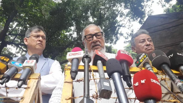 দেশে নতুন সংকট তৈরি হোক চাই না : নজরুল ইসলাম খান