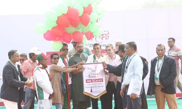 ক্রীড়ামোদী দর্শকের স্বতস্ফূর্ত উচ্ছ্বাসে মাতলো জেলা স্টেডিয়াম