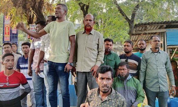 দাকোপে স্বাস্থ্য কর্মকর্তার বিরুদ্ধে বিক্ষোভ মিছিল