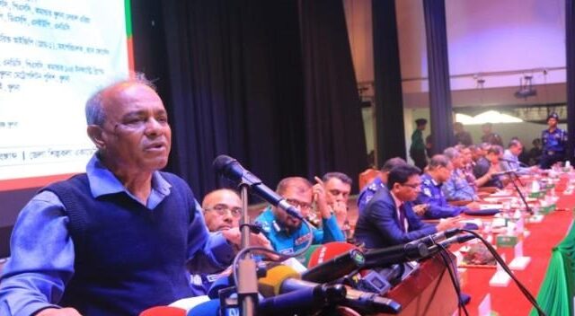 আইনশৃঙ্খলা বাহিনীকে তেলবাজি বন্ধ করতে হবে : স্বরাষ্ট্র উপদেষ্টা