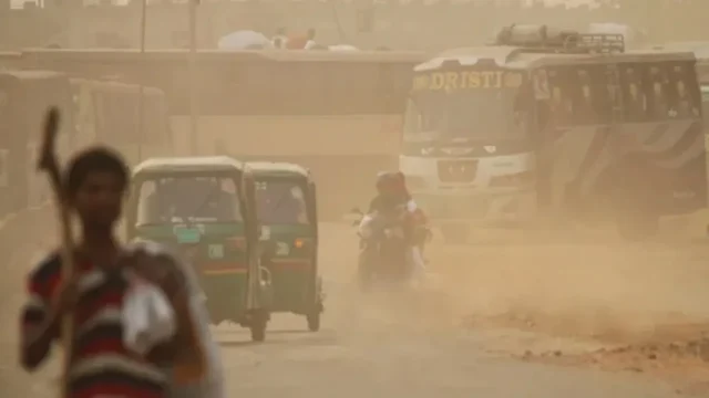 বায়ুদূষণে ঢাকা বিশ্বচ্যাম্পিয়ন