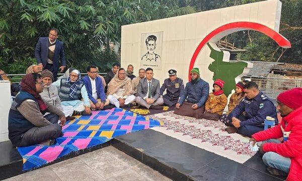 বিজয় দিবসে বীরশ্রেষ্ঠ নূর মোহাম্মদের স্মৃতিস্তম্ভে শ্রদ্ধা নিবেদন