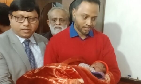 ছাত্র জনতার আন্দোলনে শহীদ রাব্বির কন্যা শিশুর দায়িত্ব নিলেন তারেক রহমান