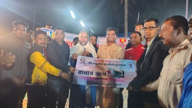 মোল্লাহাটে তারুণ্যের উৎসব ইউএনও কাপ ব্যাডমিন্টন টুর্নামেন্ট অনুষ্ঠিত