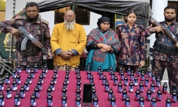বেনাপোল সীমান্ত থেকে মাদক দ্রব্যসহ অর্ধকোটি টাকার চোরাচালানী পন্য আটক
