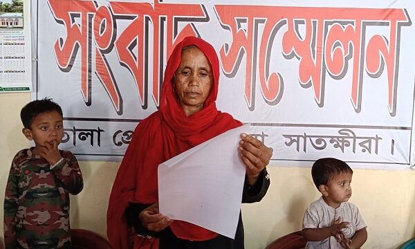 তালায় মিথ্যা মামলা ও হামলার প্রতিবাদে সংবাদ সম্মেলন