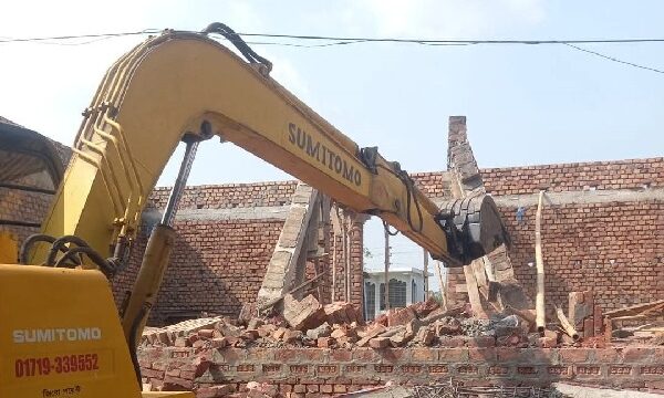 ডুমুরিয়ায় খালের দখলমুক্তসহ ৩ স্থাপনা উচ্ছেদ 
