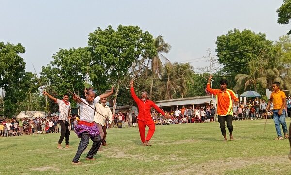 মাগুরায় গ্রাম বাংলার ঐতিহ্যবাহী লাঠিখেলা অনুষ্ঠিত