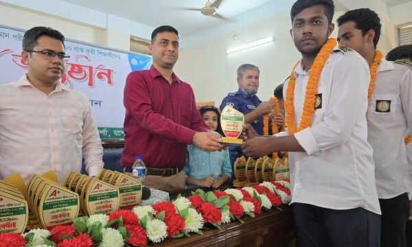 শার্শায় জিপিএ-৫ প্রাপ্ত কৃতী শিক্ষার্থীদের সংবর্ধনা প্রদান