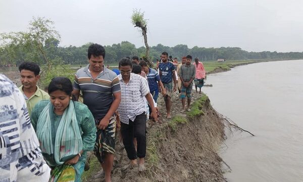 তালায় খেশরা ইউনিয়নের কপোতাক্ষ নদের বেড়িবাঁধে ভাঙন