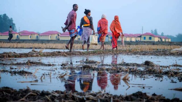জলবায়ু অভিঘাতে ধুঁকছে বাংলাদেশের নতুন প্রজন্ম