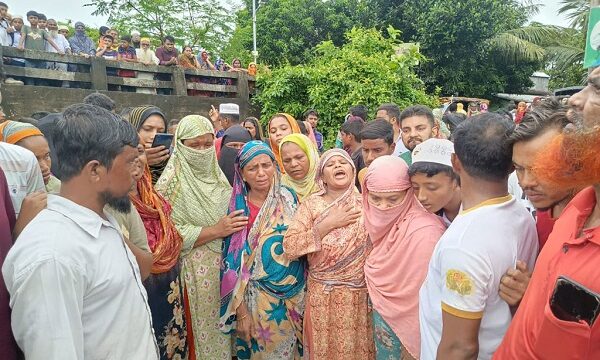 আখ চুরি ঠেকাতে পাতা বিদ্যুতের তারের সংস্পর্শে কিশোরের মৃত্যু