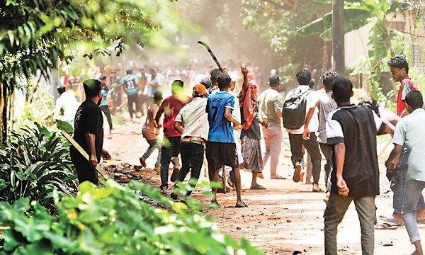 চবিতে সংঘর্ষ: ১০৯৫ জনের বিরুদ্ধে মামলা, অস্ত্র লুটের ঘটনায় জিডি